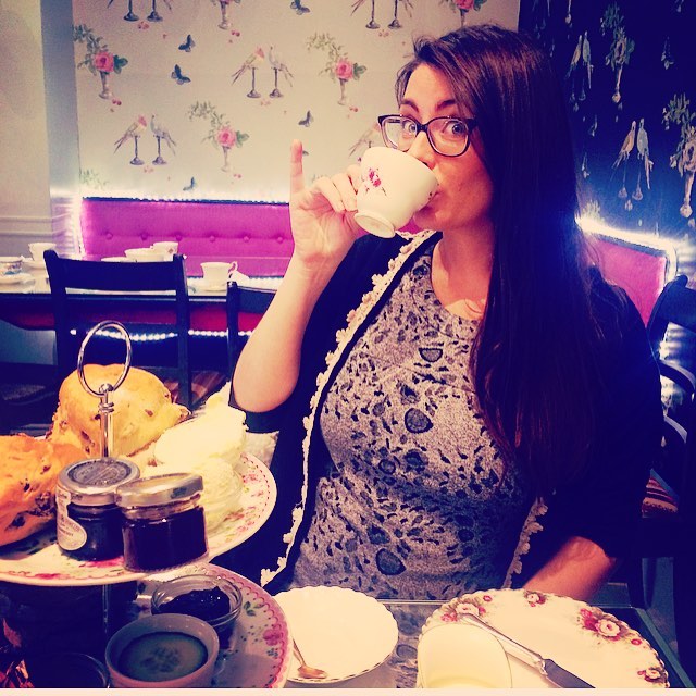 Took a break from banging my head against my desk over novel 5 to go on a dad & daughter date. It is a fact long known to man that tea & cake ALWAYS helps with writers block. Ahem. Turns out Papa Colins is the master of solutions to tricky plot holes & afternoon tea really does work with brainstorming. Bring on tomorrow's writing sesh! 💪📚☕️ #lonelyheartstravelclub