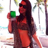 Happy St Paddy's Day! May you have the luck of the Irish, a night full of craic & green dye in your drinks! 🍀