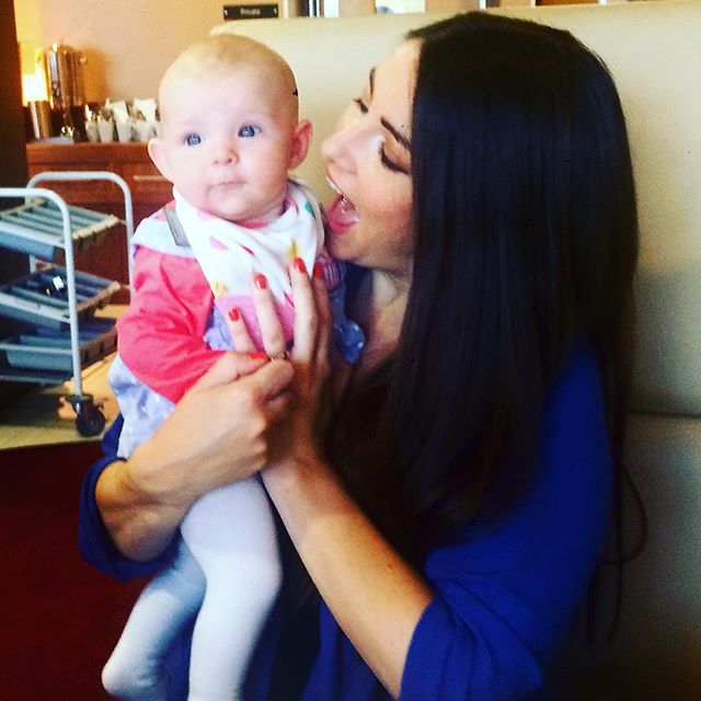 From being on the Beeb @bbcbreakfast trying to act all profesh & eloquent to hanging out at baby groups making frog noises & pulling stupid faces just to get a gummy smile. Guess this is the wonderful world of motherhood & trying to get the balance right!! I never realised just how much the sound of your child's laugh is like some addictive drug - you will go to (nearly) any lengths to hear it! 🐸 🐸 🐸 #motherhoodunplugged