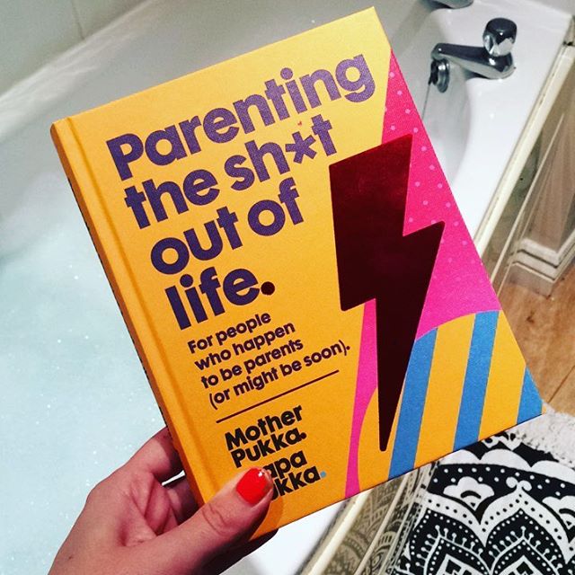 BOOK BATH BED 🛀🙏
.
.
The internet can be a bit of a dark place at times. It's easy to get lost in its abyss, to feel overwhelmed that, as a blogger, I should be more concerned with increasing stats, followers numbers & page views. That by being 100% real and honest during the crap times would affect all of these things.
Yesterday I took a gamble to share EXACTLY how I felt, even though it wasn't pretty. And yesterday, instead of this cry for help being internet tumbleweed, the kindness of strangers shone through. Messages of support from friends I felt I'd let down due to how crap I'd been at keeping in touch and lovely online pals I've still yet to meet in real life really helped this frazzled emotional wreck. Knowing I wasn't alone meant SO MUCH!! You all saved my sanity yesterday and this evening I'm hoping a bath with @mother_pukka will set me on the path to parenting the shit out of life! 🙌❤️
