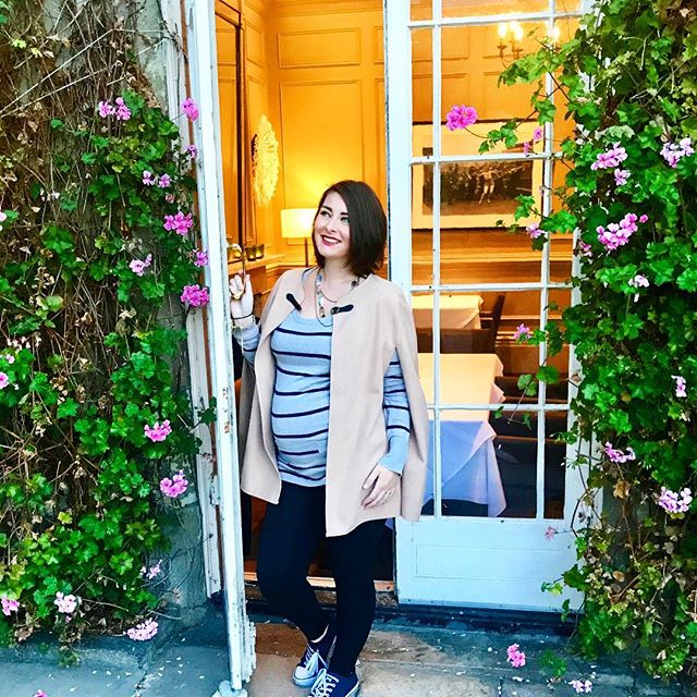 Hello bump! 👋 (This second pregnancy is speeding by!) With Everleigh enjoying daddy and daughter time I decided it was the perfect excuse to take a much needed childfree break to the #isleofwight - well, obvs baby bump came with us! - as this rare opportunity may not present itself for a long while! 
Check out the link in bio to see what we got up to ... #mumsontour