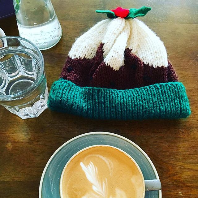 Solo parenting a toddler whilst 7months pregnant this weekend has been ... ahem ... testing. I’m in awe of all those single parents who do this every day. It’s a tough gig. I’m getting to that waddling-swollen ankles-little energy stage (oh so glam) which means nothing to a whirlwind 18month old! 😂 -
Thankfully coffee, advent calendar chocolate & walks to see the Christmas lights has kept us going. Hurry home @jrsiddle! We miss you! 🙏 
P.s- How cute is this knitted Xmas pudding hat I picked up from a charity shop?! 😍#motherhoodunplugged